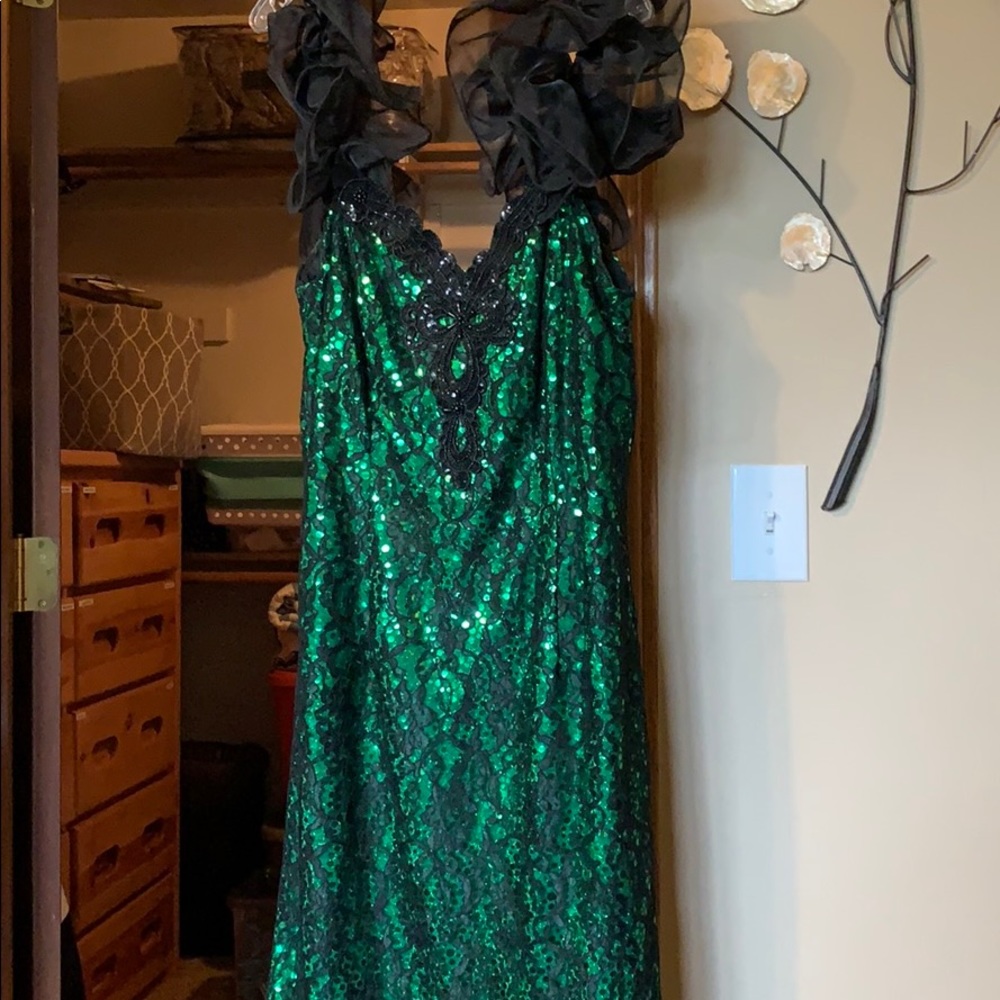 Women’s dress